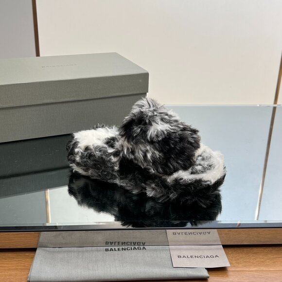 Balenciaga Furry Slide Sandals Black - Picture 6 of 9